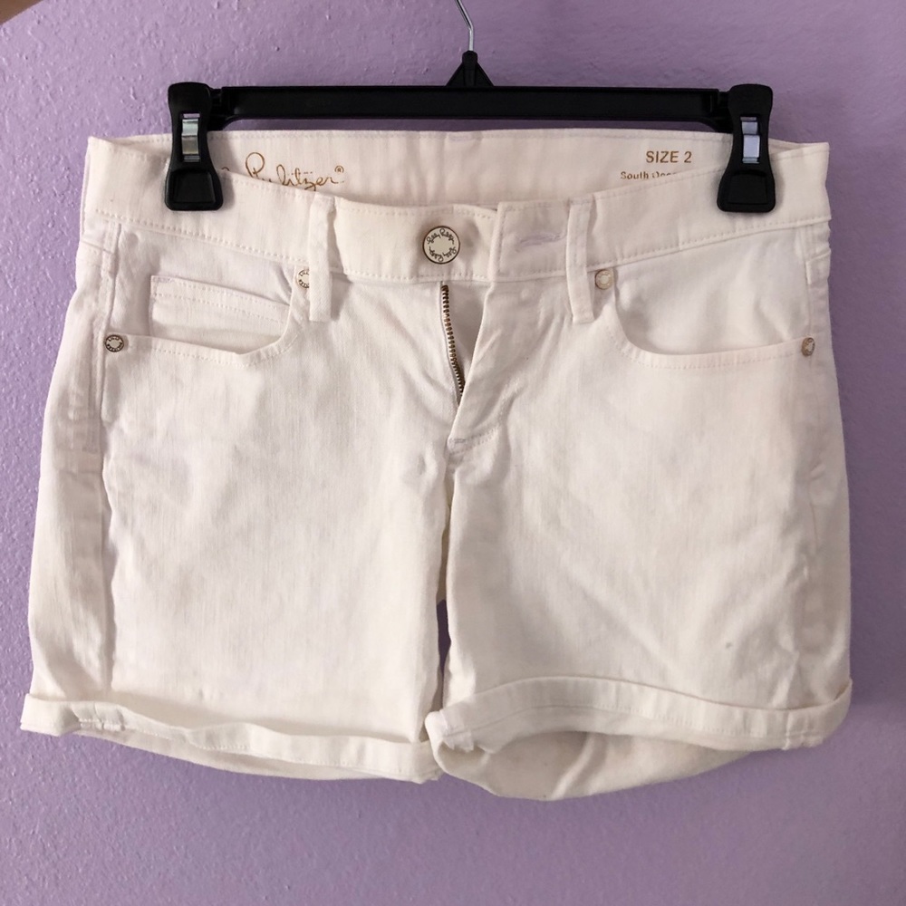 Lilly Pulitzer white jean shorts. Size 2